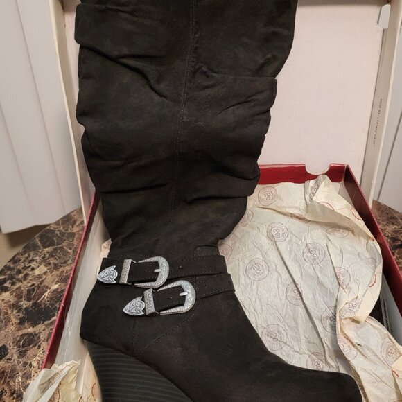 SO® Limousine Women's Tall Wedge Boots - Picture 4 of 5